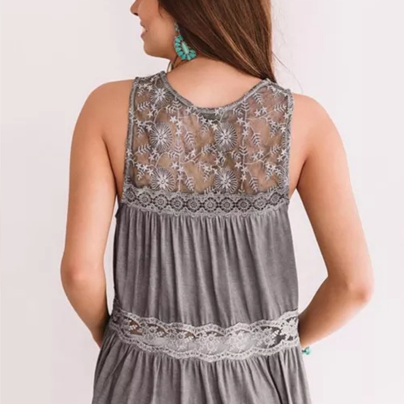 🔥New boutique Gray lace embroidery tank - Picture 9 of 11